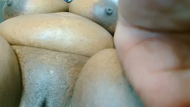 Snapshot of Nipples_Lovers30 chatting on 03/21/25, 08:39 Nipples Lovers30 online show from 03/21/25, 08:39