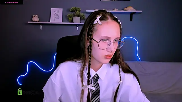 mona cloud online show from 09/22/25, 08:00