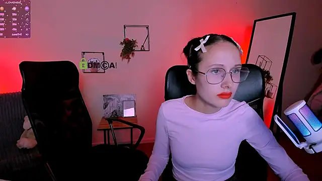 mona cloud online show from 09/30/25, 02:05