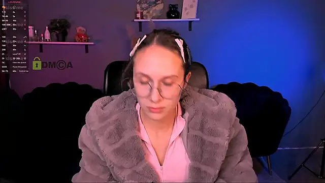 mona cloud online show from 10/19/25, 11:27