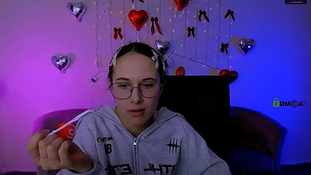 mona cloud online show from 02/10/26, 07:51