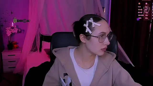 mona cloud online show from 04/21/26, 01:42