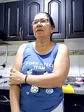 victoria wayne online show from 09/10/25, 10:15