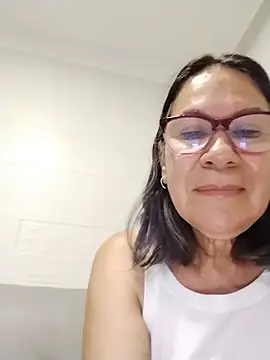 Snapshot of victoria_wayne chatting on 07/17/26, 08:54 victoria wayne online show from 07/17/26, 08:54