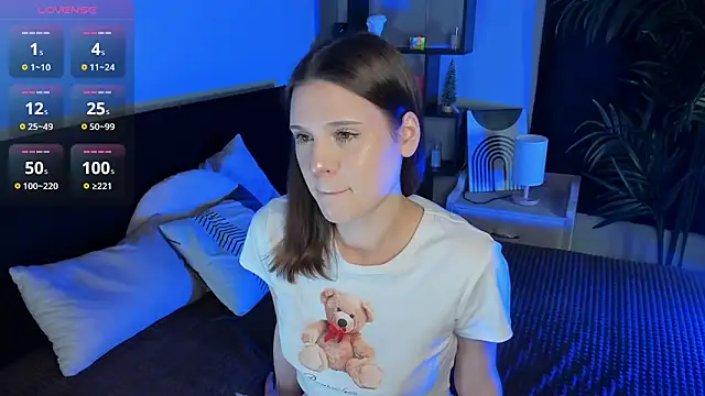 Snapshot of LisaBaillea chatting on 03/17/25, 09:02 LisaBaillea online show from 03/17/25, 09:02