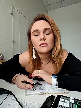Snapshot of Juicy_PeachLux chatting on 03/19/25, 08:55 Juicy PeachLux online show from 03/19/25, 08:55