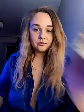 Juicy PeachLux online show from 10/28/25, 02:20