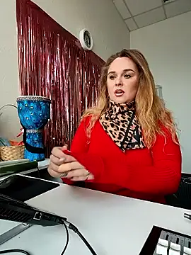 Juicy PeachLux online show from 11/12/25, 05:41