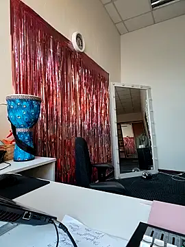 Juicy PeachLux online show from 11/20/25, 05:51