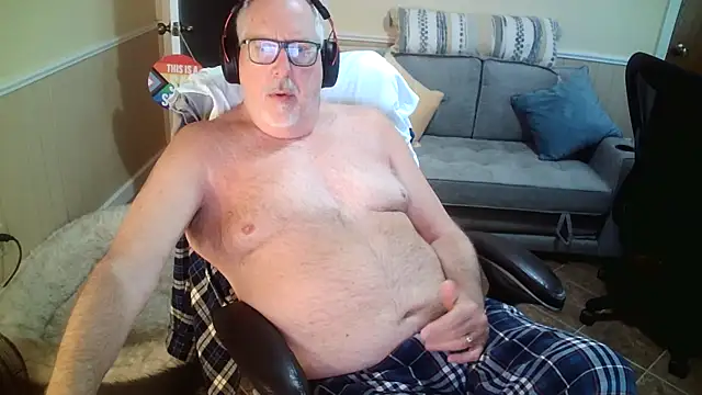 superbearboss online show from 04/26/26, 02:37