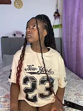 Snapshot of Kennya__ chatting on 09/27/25, 04:06 Kennya online show from 09/27/25, 04:06