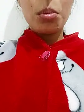 saraaxx1 online show from 11/29/25, 08:28