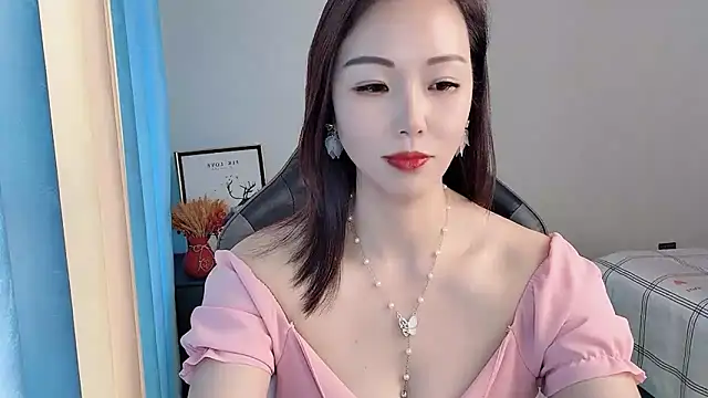 Dewluna online show from 03/18/25, 06:36