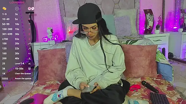 verodaza online show from 10/18/25, 01:19