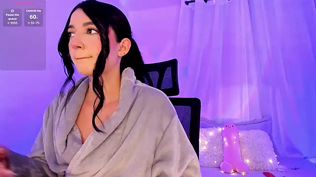 Snapshot of Hi_Soyfer chatting on 09/25/25, 09:07 Hi Soyfer online show from 09/25/25, 09:07