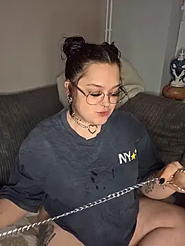 Saucy-Serenity online show from 10/26/25, 08:48