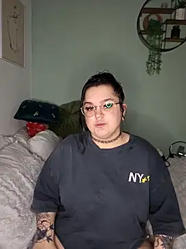 Saucy-Serenity online show from 02/21/26, 07:59