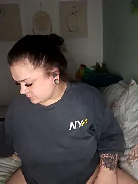 Saucy-Serenity online show from 04/10/26, 07:07