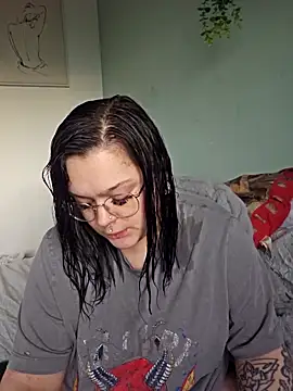 Saucy-Serenity online show from 04/26/26, 06:27