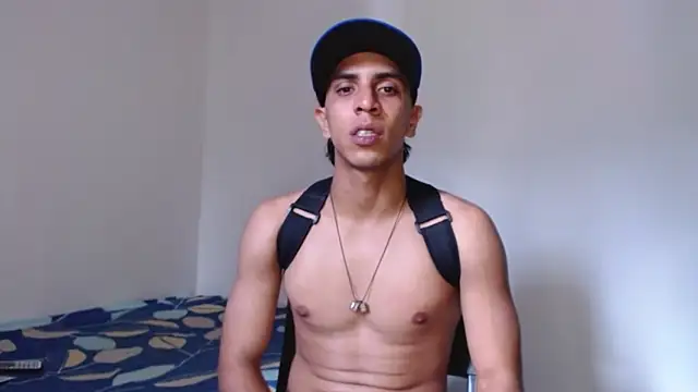 Snapshot of Monkey_uchiha777 chatting on 11/17/25, 04:13 Monkey uchiha777 online show from 11/17/25, 04:13