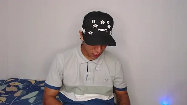 Snapshot of Monkey_uchiha777 chatting on 11/18/25, 08:24 Monkey uchiha777 online show from 11/18/25, 08:24