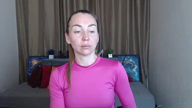 Snapshot of Kiss_julli88I chatting on 03/08/25, 10:43 Kiss julli88I online show from 03/08/25, 10:43