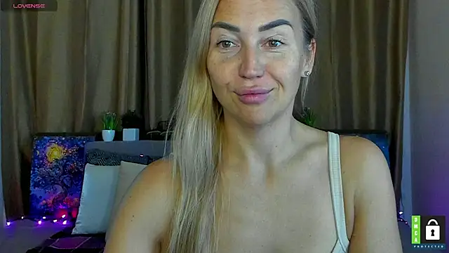 Snapshot of Kiss_julli88I chatting on 10/22/25, 05:30 Kiss julli88I online show from 10/22/25, 05:30