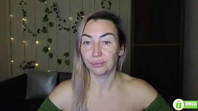 Snapshot of Kiss_julli88I chatting on 11/24/25, 06:29 Kiss julli88I online show from 11/24/25, 06:29