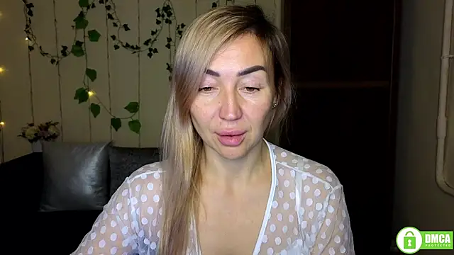 Snapshot of Kiss_julli88I chatting on 12/04/25, 06:27 Kiss julli88I online show from 12/04/25, 06:27