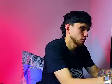 Snapshot of samevansx_ chatting on 12/18/25, 11:55 samevansx online show from 12/18/25, 11:55