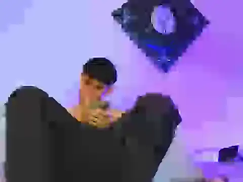 Snapshot of samevansx_ chatting on 12/19/25, 04:25 samevansx online show from 12/19/25, 04:25