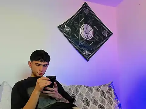 Snapshot of samevansx_ chatting on 02/10/26, 01:37 samevansx online show from 02/10/26, 01:37