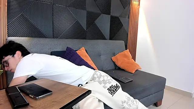 troy rouge online show from 03/12/25, 07:06