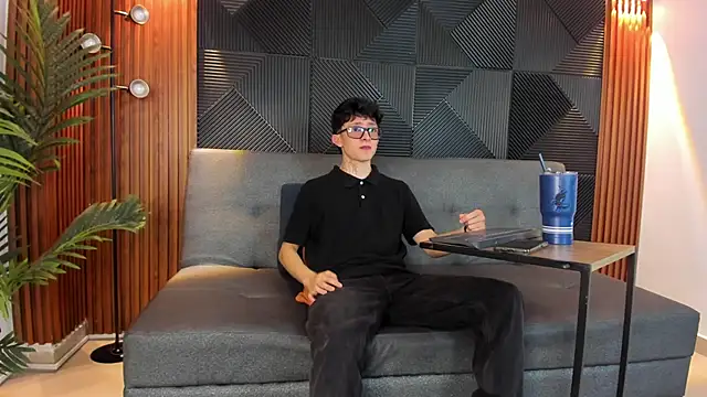 troy rouge online show from 03/21/25, 07:02