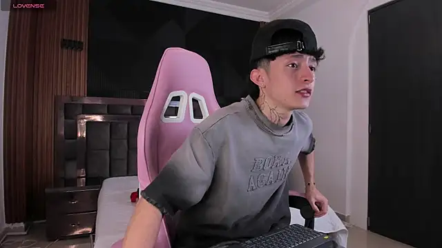 troy rouge online show from 09/12/25, 07:14