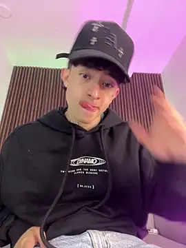 troy rouge online show from 10/10/25, 07:24