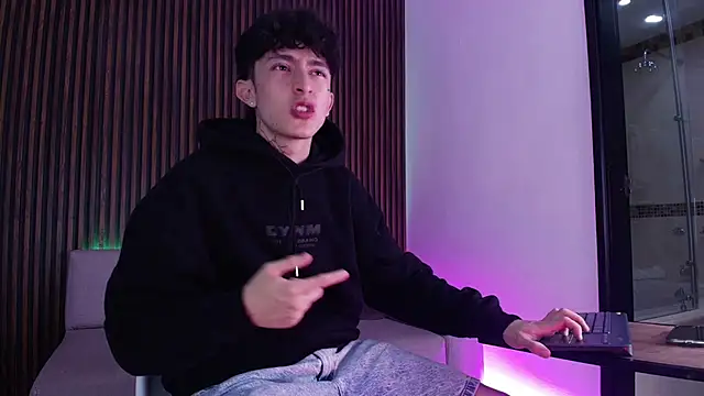 troy rouge online show from 11/04/25, 07:13