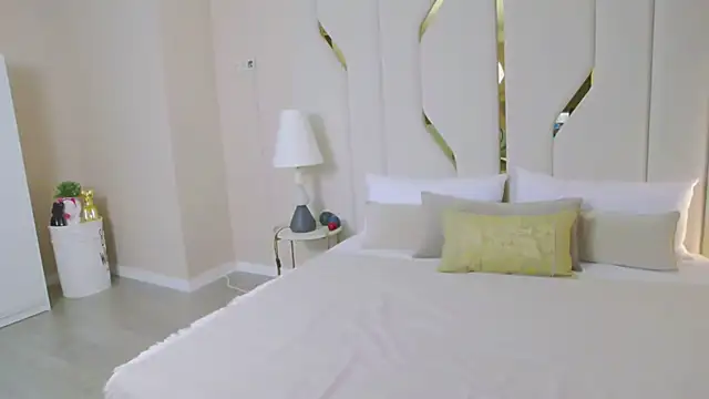 JaneRayan online show from 04/13/26, 05:07