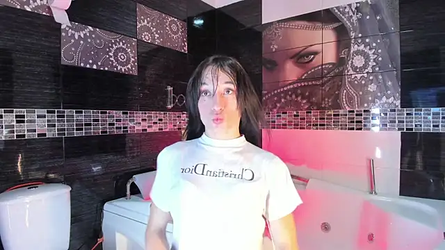 Small Hot19 online show from 09/24/25, 09:23