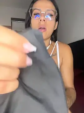 jheicylli online show from 11/07/25, 07:47