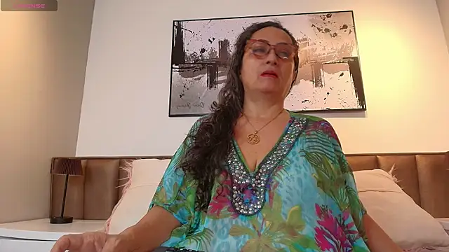 AlessandraLeroy online show from 04/15/26, 12:45