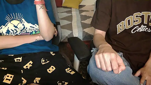 NaughtyThrouple007 online show from 02/09/26, 07:29