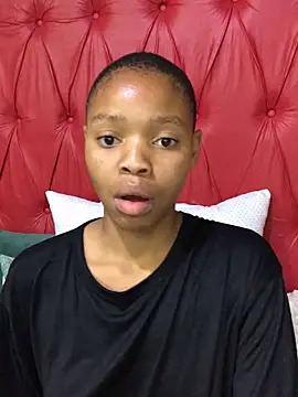 Snapshot of BondiBitch chatting on 10/03/25, 08:28 BondiBitch online show from 10/03/25, 08:28