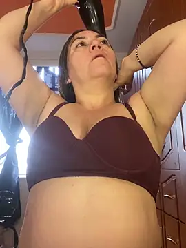 Luna-nevada online show from 04/18/26, 05:06