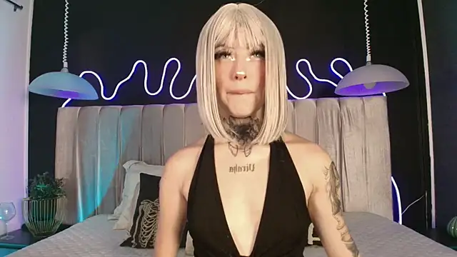 Zhally Dee online show from 04/16/26, 08:20