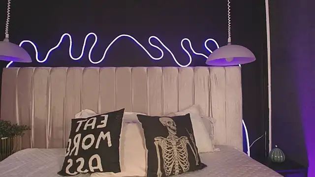 Zhally Dee online show from 04/20/26, 07:48