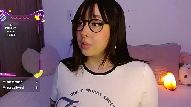 Snapshot of Oliviargf chatting on 09/11/25, 12:22 Oliviargf online show from 09/11/25, 12:22