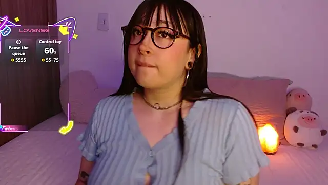 Snapshot of Oliviargf chatting on 09/22/25, 02:24 Oliviargf online show from 09/22/25, 02:24