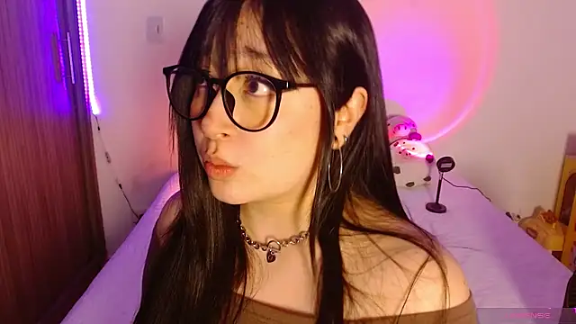 Snapshot of Oliviargf chatting on 05/16/26, 02:30 Oliviargf online show from 05/16/26, 02:30