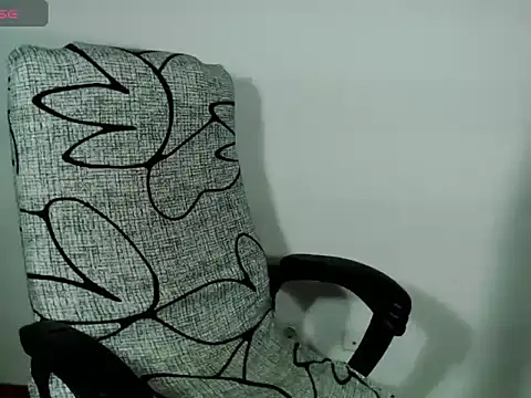 Hannah Kiim online show from 11/05/25, 10:10